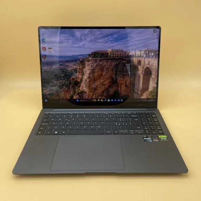 Samsung Galaxy Book3 Ultra 16" 3K Touchscreen i9-13900Н RTX 4070