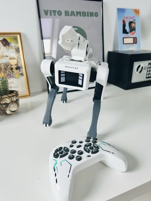 Robot pies.