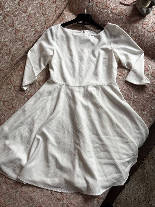 Сукні жіночі нарядні і повсякденні, див фото