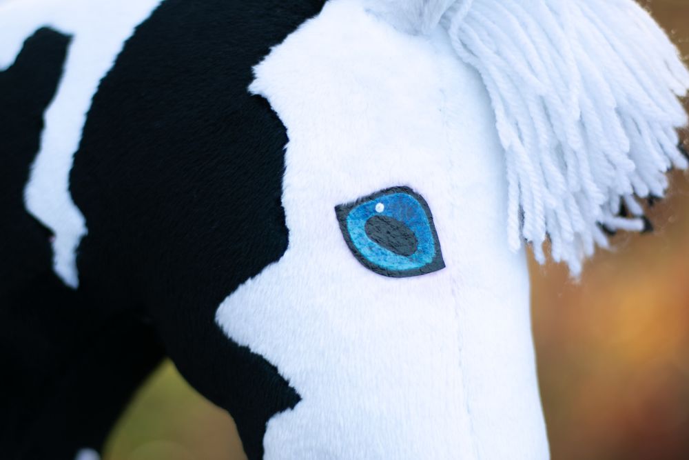 Srokaty hobby horse A4
