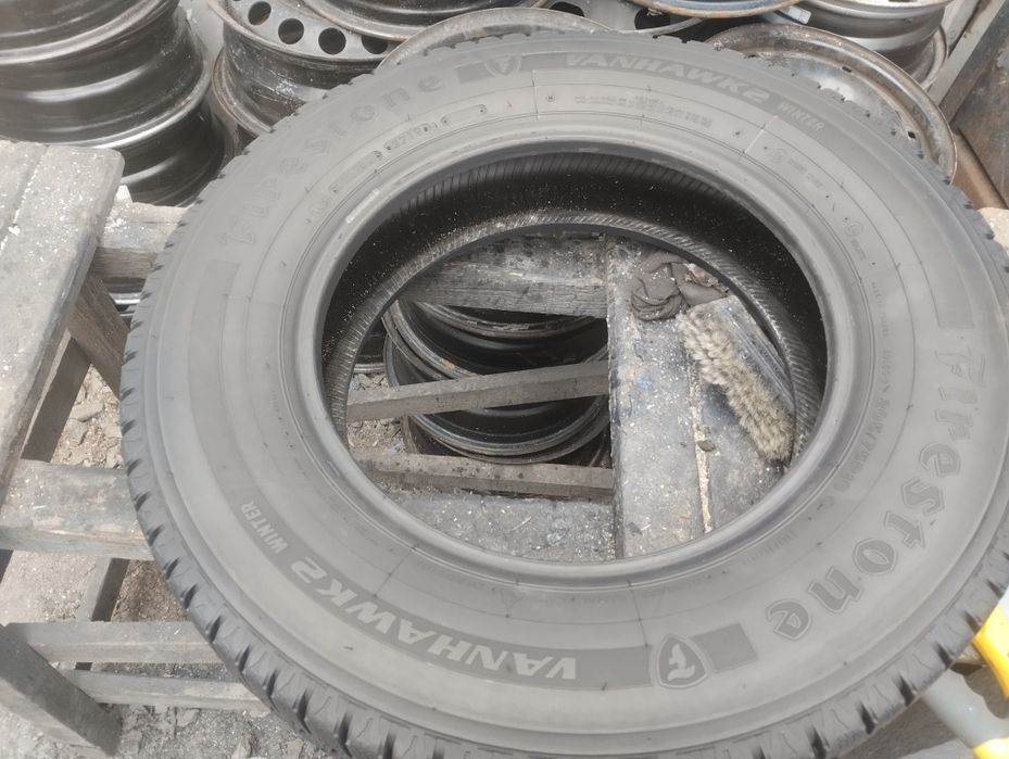 205/75/16c Firestone vanhawk2