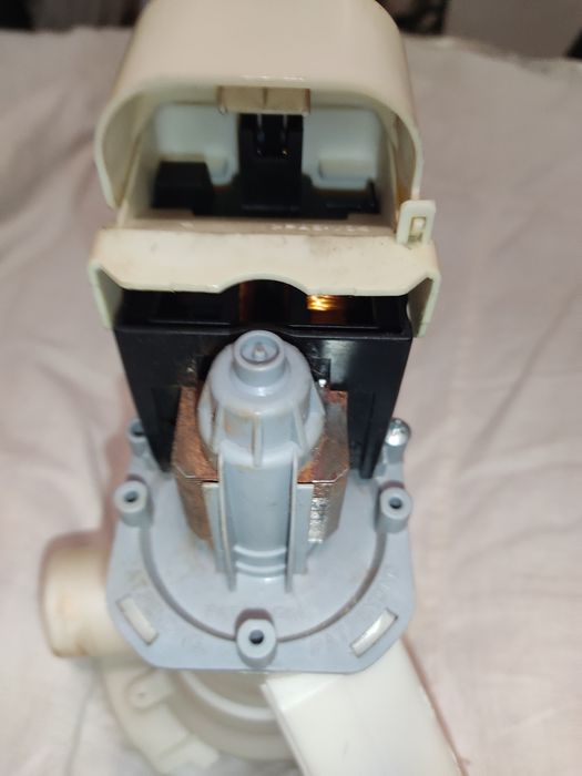 Перекачующий насос пральної машини