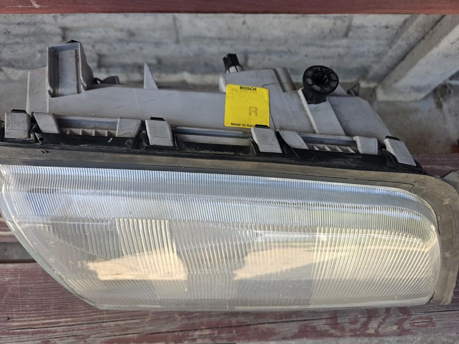 Mercedes W202 Lampa Przód prawa Bosch
