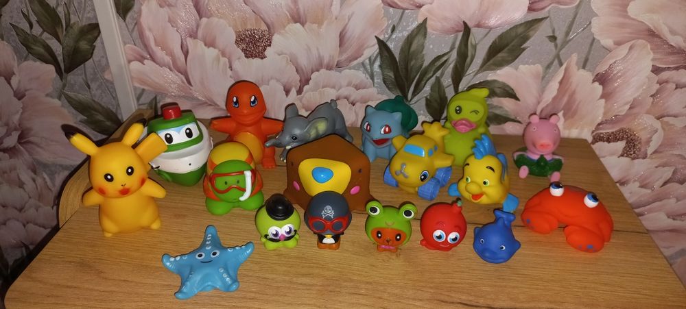 Резиновые игрушки,пищалки,для ванны,уточка,мороженое,краб,покемон,слон ...