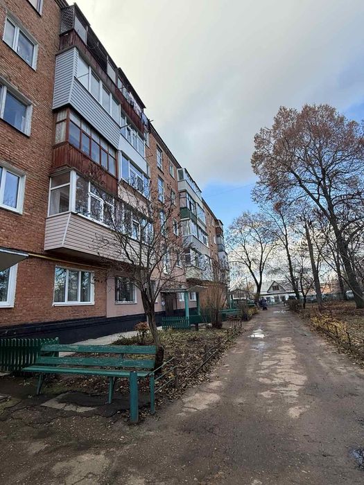 Продаж 2-х кімнатна по Станіслава Прощенка