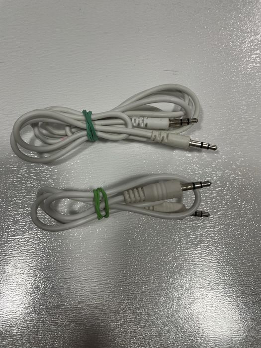 Аудіокабель з двома 3.5 мм роз'ємами, відомий як AUX-кабель,50см,127см