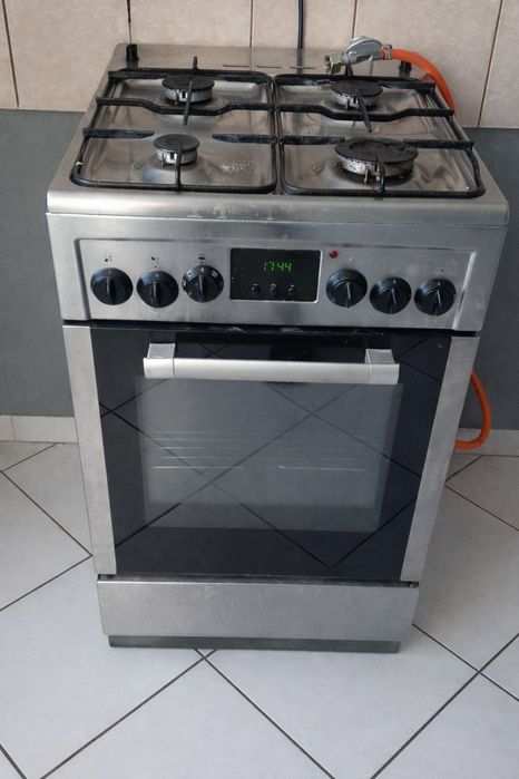 Kuchenka gazowa z piekarnikiem