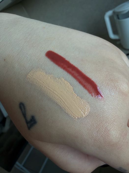 Тональний BB з spf 50 та блиск від miss ai НОВЕ
