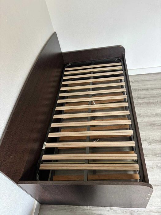 Vende-se estúdio / cama de solteiro transformável em cama de casal