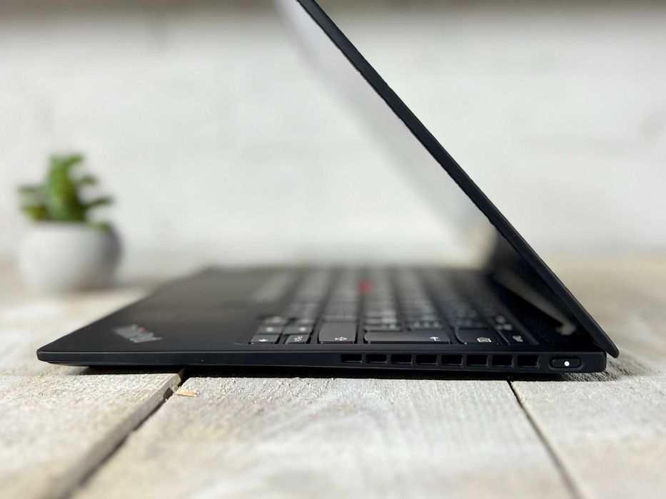 Ноутбук Lenovo ThinkPad X1 Nano G1/i7-1180G7/16GB/256GB/13.0"2K IPS
