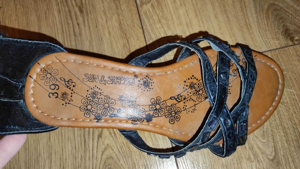 Sandały  roz 39 płaskie