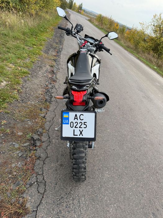 Продам мотоцикл лонсінг 300