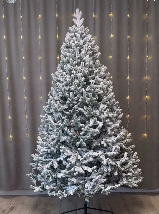 Ялинка Віденська лита, елка