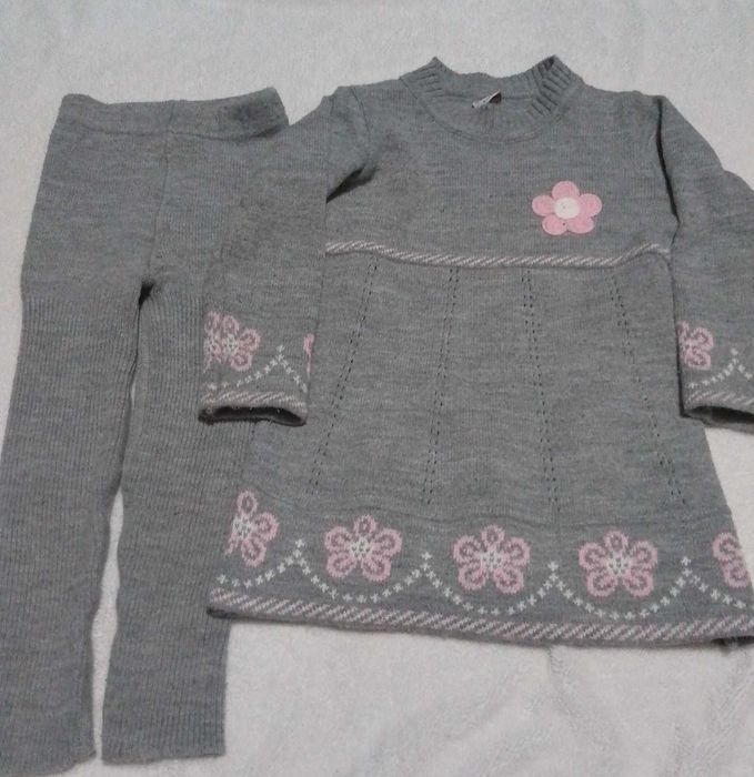 Продам костюмчик на дівчинку