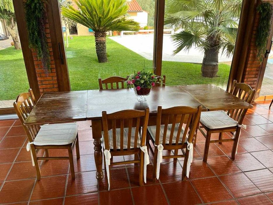 Mesa madeira 6/8 pessoas + 6 cadeiras