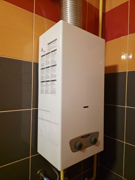 Ariston Fast R przepływowy podgrzewacz gazowy wody gaz ziemny
