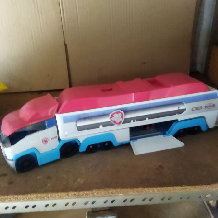 Brinquedos em bom estado