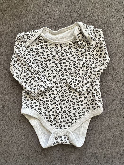 Lote de 20 peças de roupa de bebé 3-6M