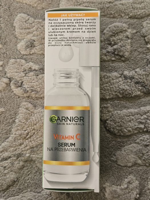 Garnier - serum na przebarwienia z witaminą C.