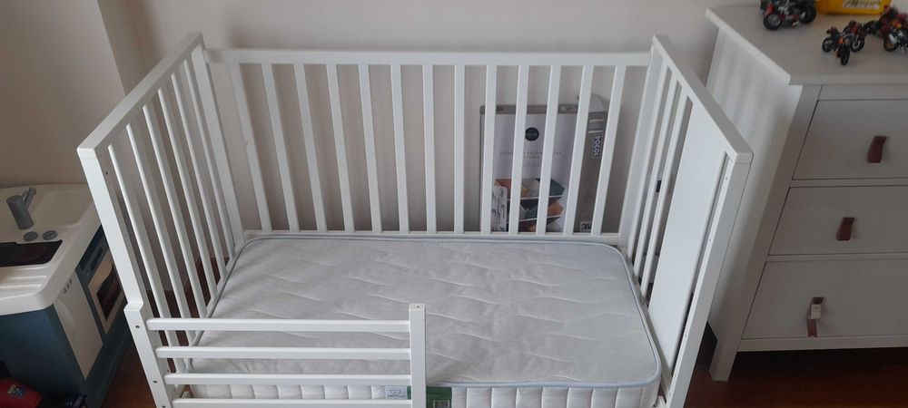 Berço adaptado com colchão