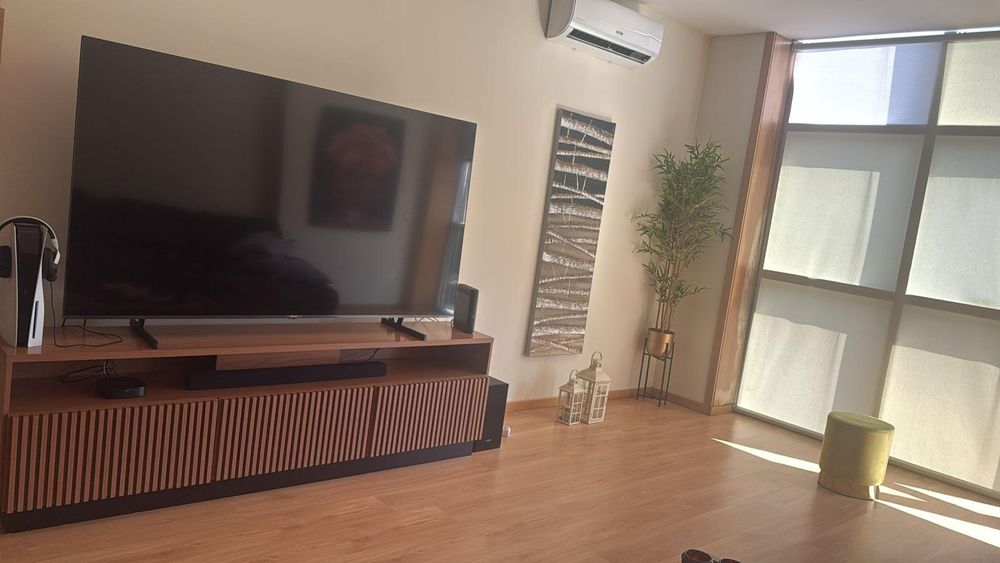 Mesa 6 cadeira nova tem 3 mes uso, garantirá, TV funcionando perfeitam