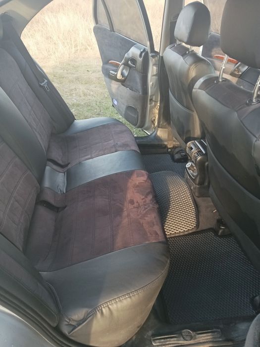 Машина Опель Омега В