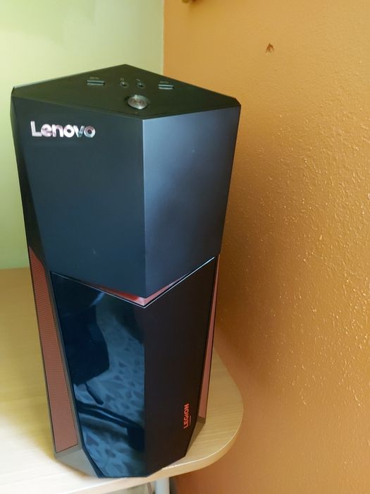 Desktop Gaming Lenovo + Monitor