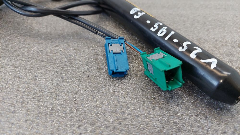 Encaixe de cinto frente direito OPEL Astra H GTC (L08)