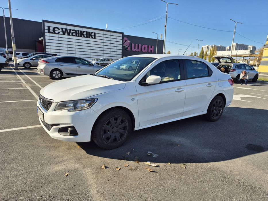 Продам Пежо 2017 год 3700$