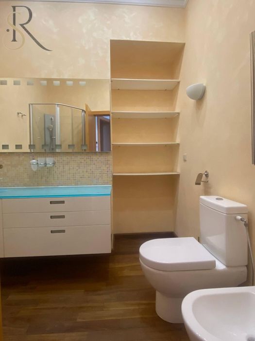 Оренда представницької видової квартири Центр Золоті Ворота Без %