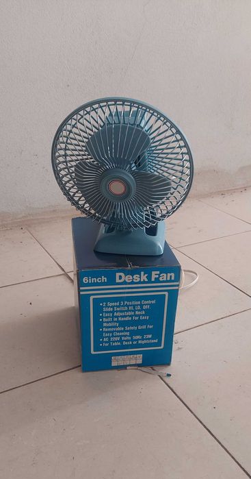 Ventoinha eléctrica de mesa