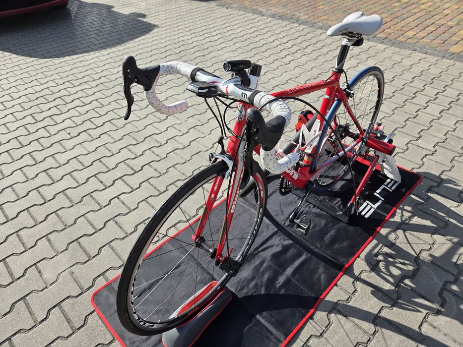 Rower szosowy Bianchi Intenso + trenażer Elite