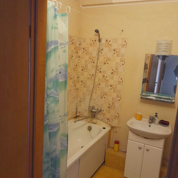 Продається 1 кімнатна. М. Бровари, вул. Грушевського, 7. Без комісії