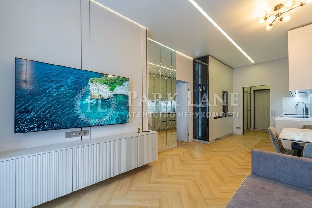 Продаж квартири (49м2) з новим, авторським ремонтом  в ЖК Креатор Сіті, Дегтярівська 17