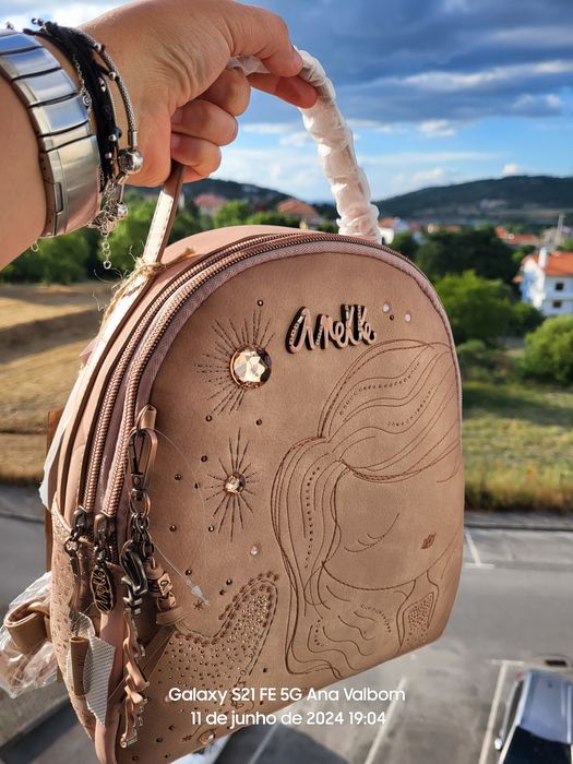 Mochila Anekke Nova Com Etiqueta