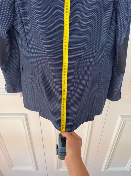 Blazer Hugo Boss com aplicações nos cotovelos