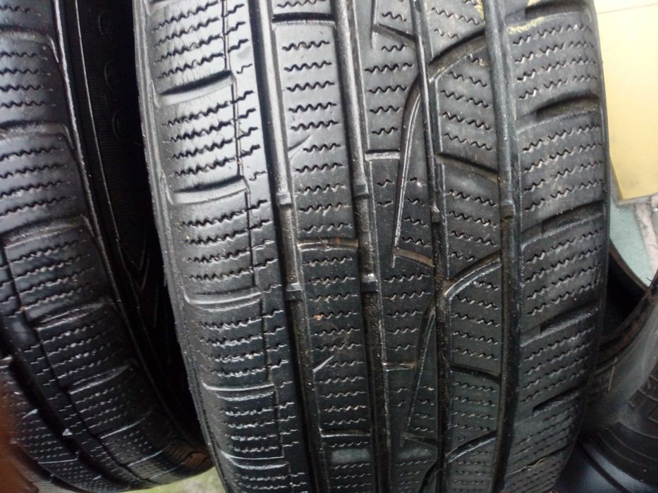 Sprzedam opony wielosezonowe 215/65/16 używane