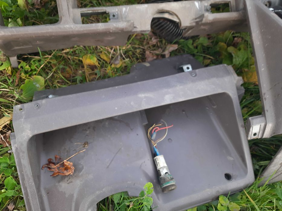 Торпеда консоль панель приборів приладів Форд Сієрра МК1