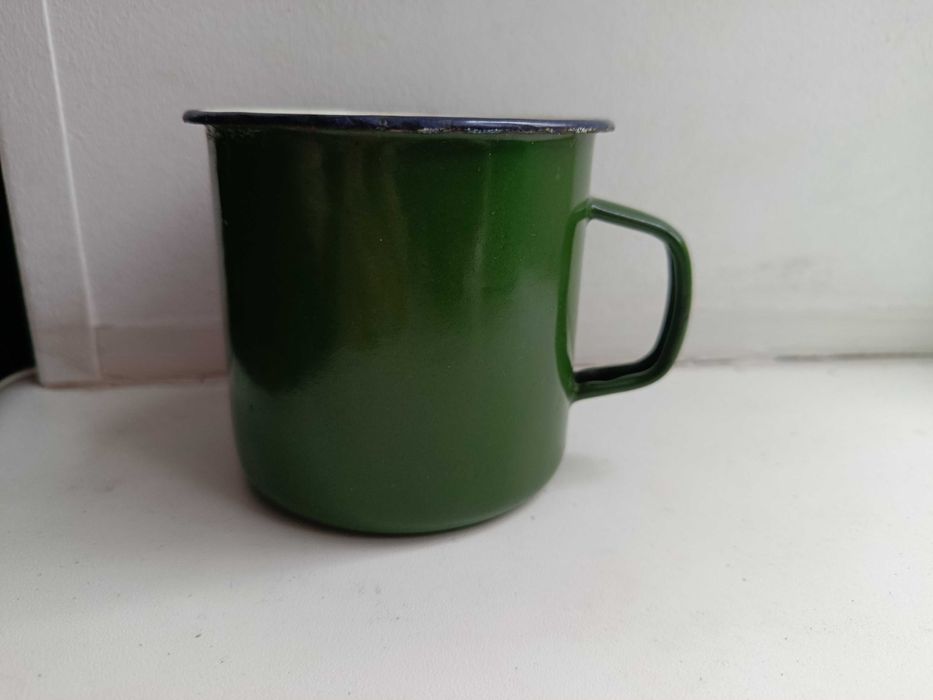 Эмалированная кружка армейская