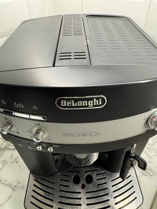 Ekspres do kawy delonghi magnifica s