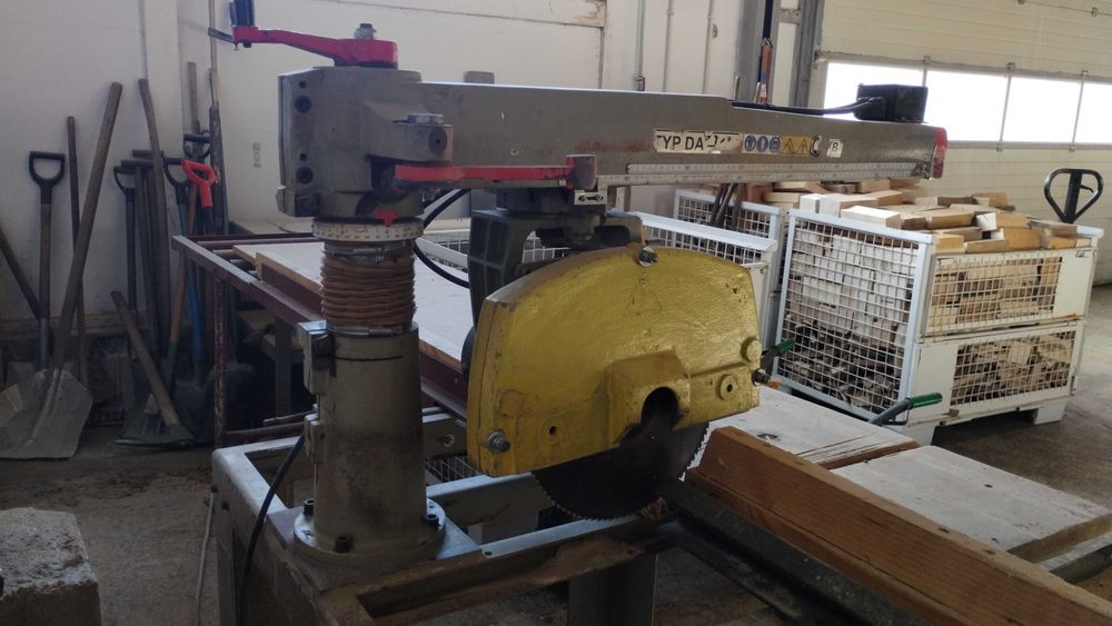 Pilarka ramieniowa piła poprzeczna radialna Rema DMNE