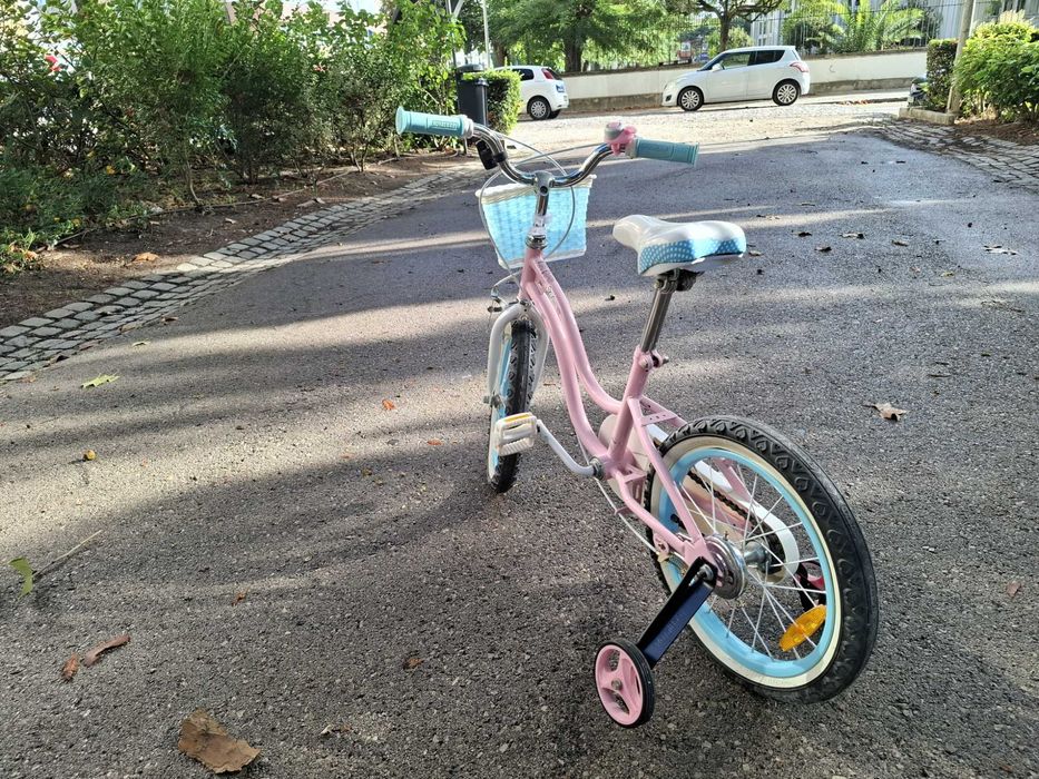 Bicicleta de menina Royal Baby rosa/azul com rodinhas, muito bom estado