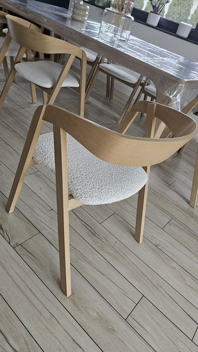 Krzesła dębowe bielone