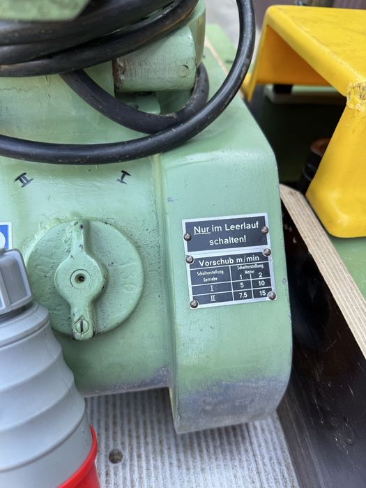 Фрезерний верстат Maka