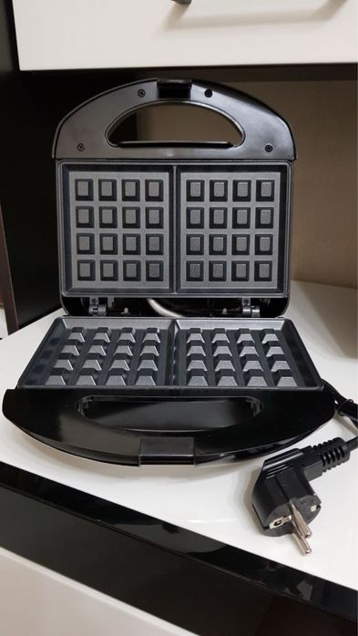 Бельгийская вафельница Domotec MS 7705 (2400 W)