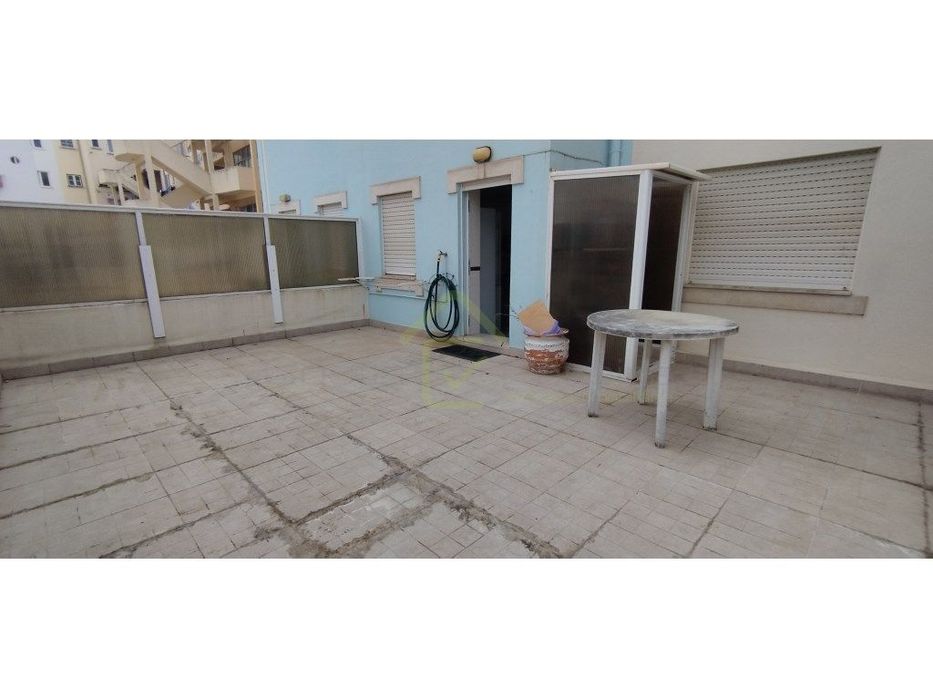 T2 com terraço no CENTRO da cidade