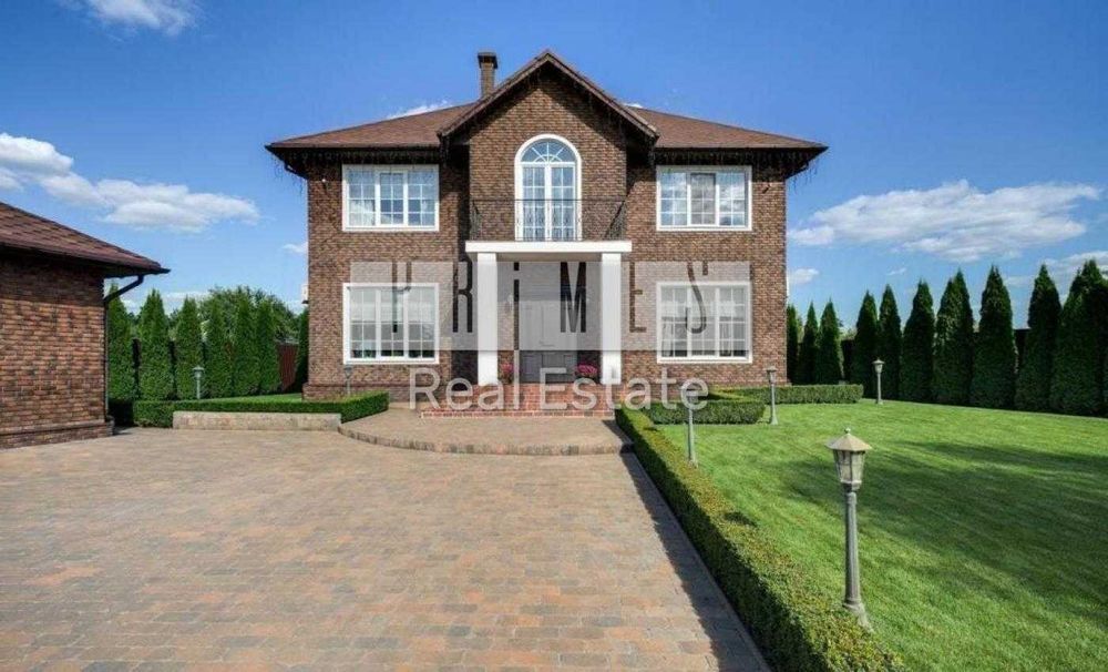 Продаж сучасного котеджу, з терасою та басейном, Романків