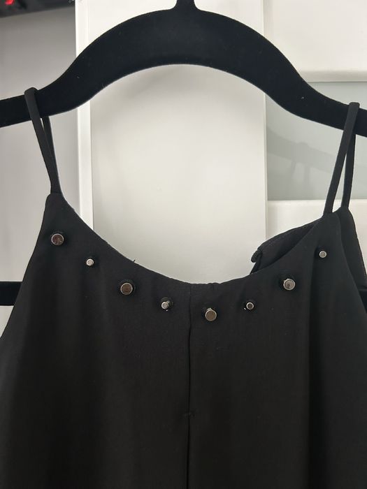 Śliczna czarna bluzeczka z ozdobnym dekoltem halter - Zara !