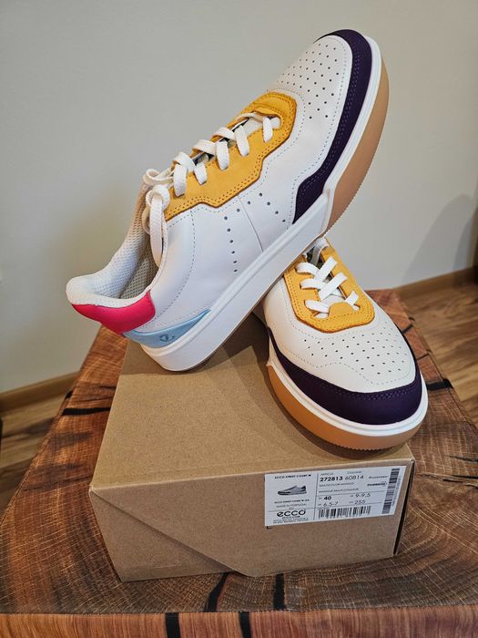 Ecco Street Court 40