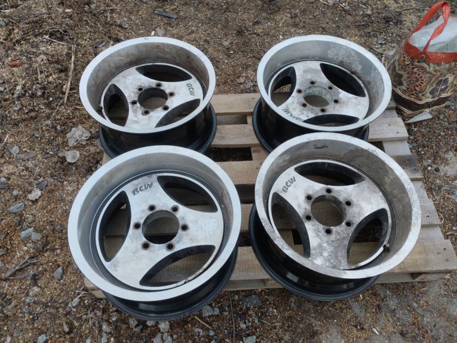 Диски r17 6x139.7 et -25  dia110